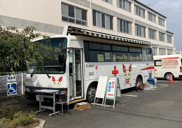 移動採血車が来ました